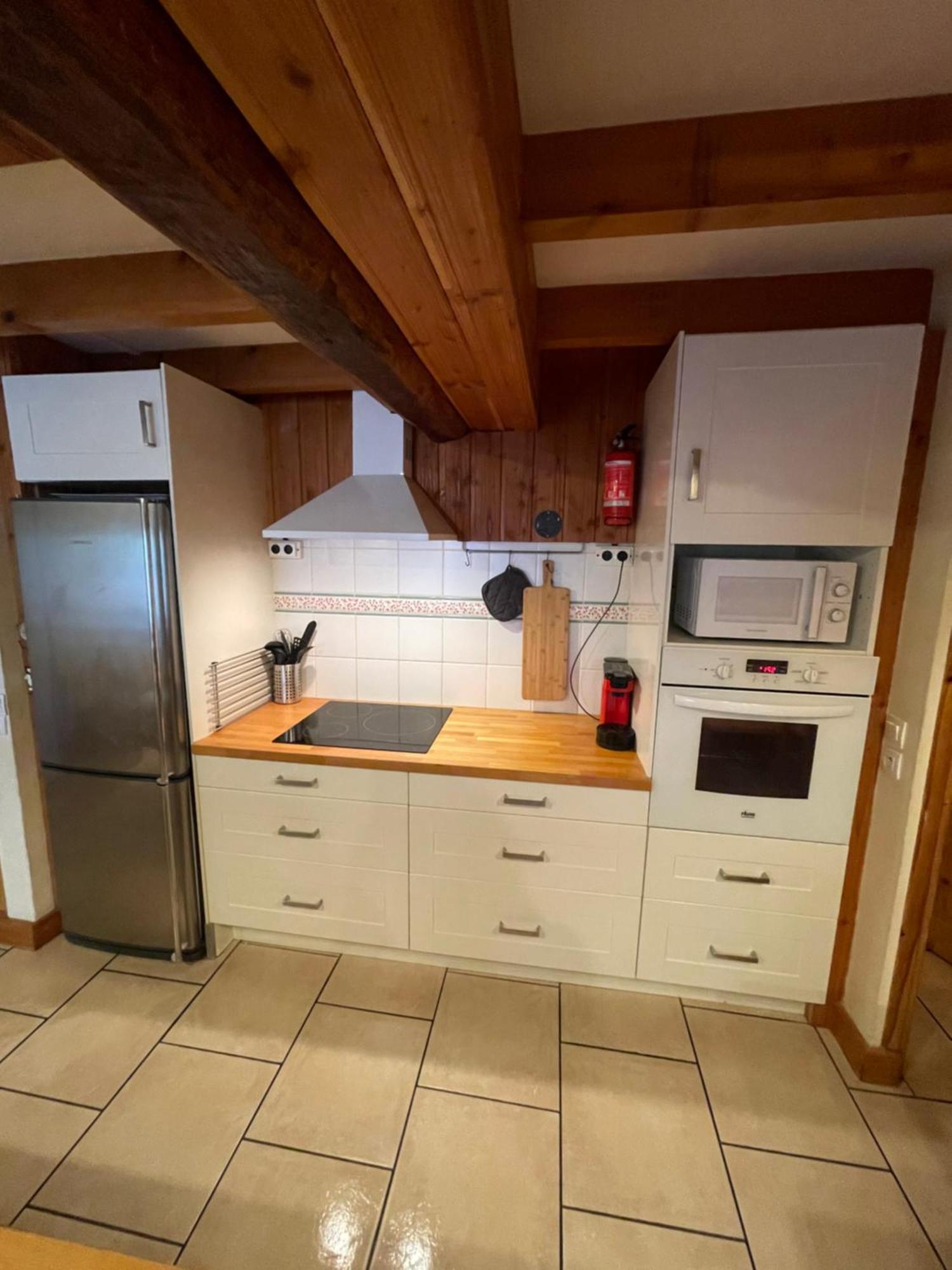 Le Chal Heureux Bel Appartement Dans Vieille Ferme De Montagne Renovee Лез-Ор Экстерьер фото